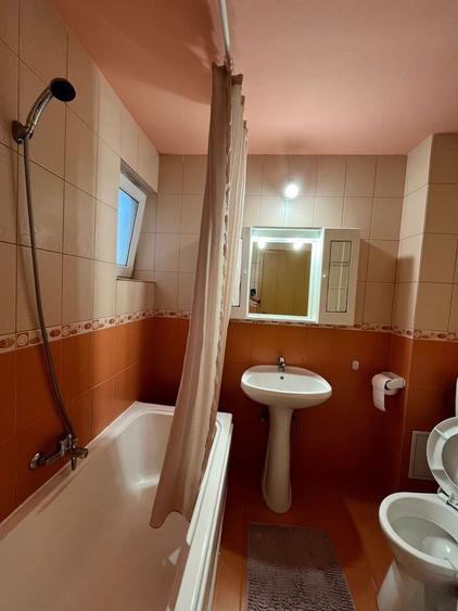 Apartament cu 2 camere decomandat în Micești