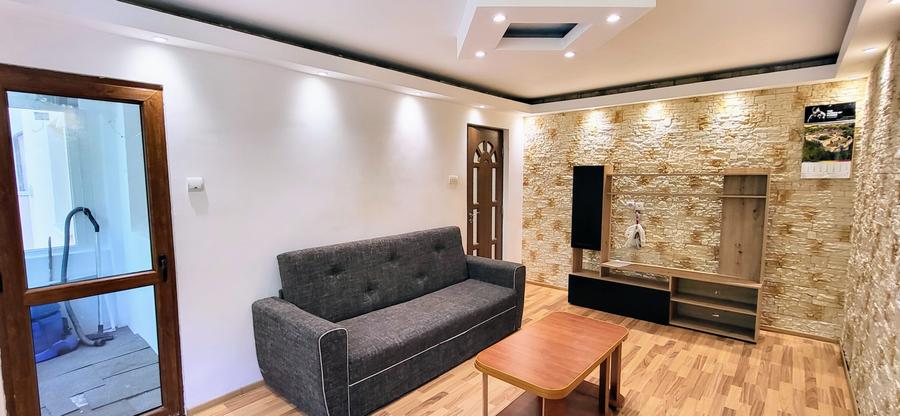 Apartament cu 3 camere decomandat în Dristor