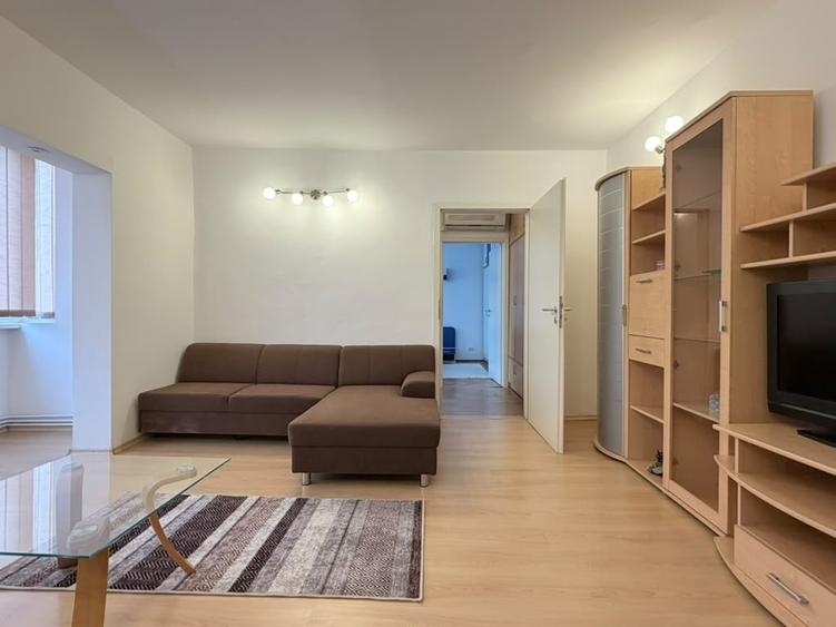 Apartament cu 2 camere semidecomandat în Olimpia-Stadion