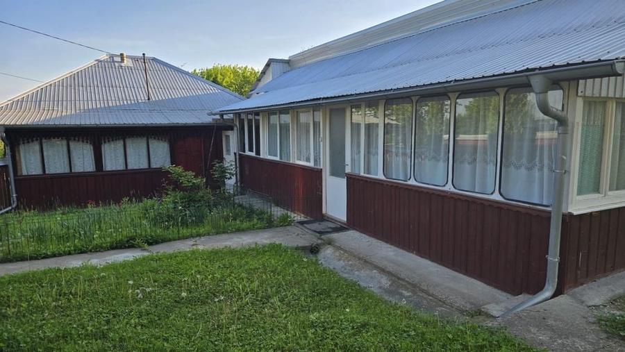 Casă cu 4 camere cu Teren 3000 Mp în Suharău