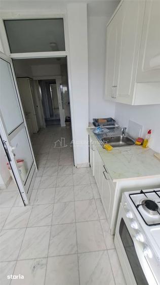 Apartament cu 3 camere, mobilat în Decebal
