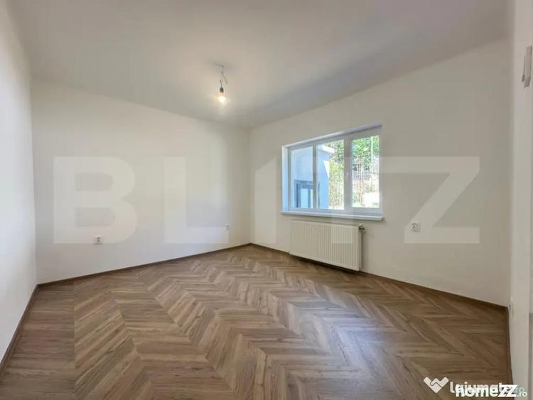 Casă cu 5 camere cu Teren 275 Mp în Central