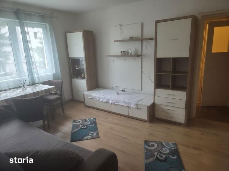 Inchiriez apartament 2 camere Florilor - 1