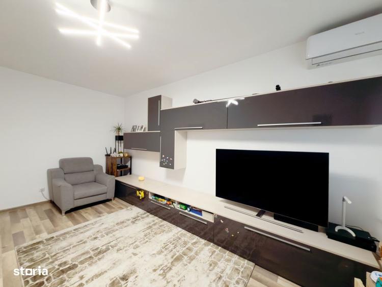 Apartament cu 3 camere decomandat în Girocului