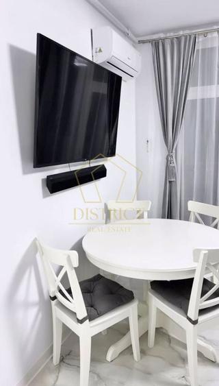 Apartament cu 3 camere semidecomandat, mobilat în Torontalului