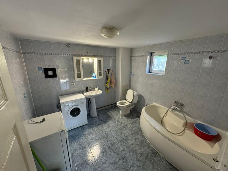 Casă individuală cu 4 camere cu Canalizare în Săcele