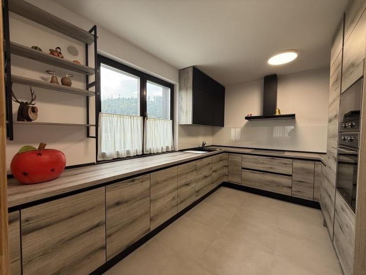 Casă cu 5 camere cu Teren 600 Mp în Râșnov