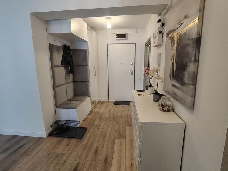 Apartament cu 3 camere decomandat, mobilat în Decebal