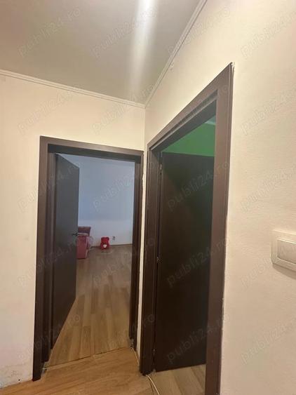 Apartament cu 3 camere decomandat, mobilat în Brâncoveanu