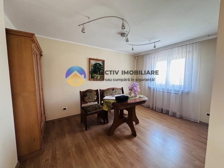 Casă cu 5 camere cu Teren 1800 Mp în Podoleni