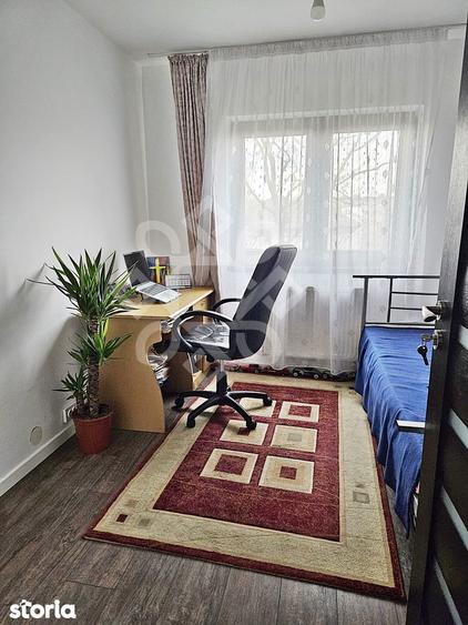 Apartament cu 3 camere decomandat, mobilat în Rogerius