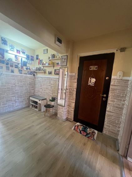 Apartament cu 3 camere decomandat, mobilat în Valea Aurie