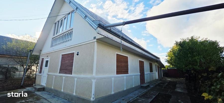 Casă cu 4 camere cu Teren 1370 Mp în Prăjești
