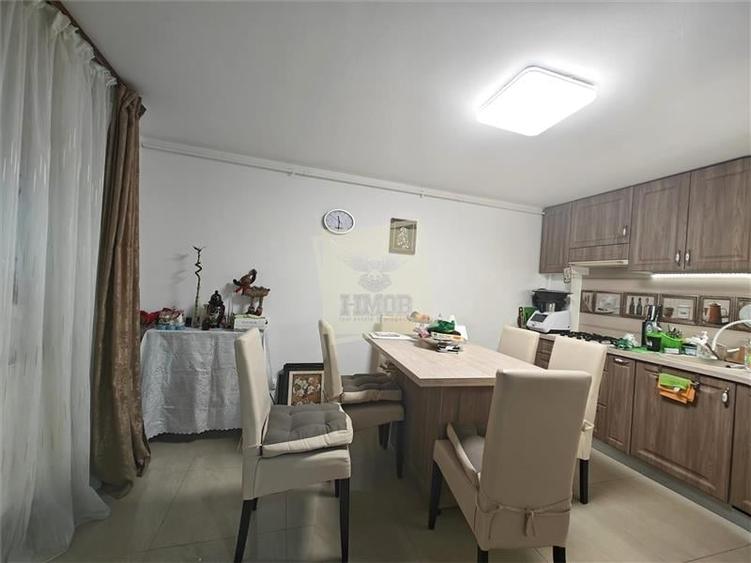 Casă individuală cu 4 camere cu Garaj în Trei Stejari