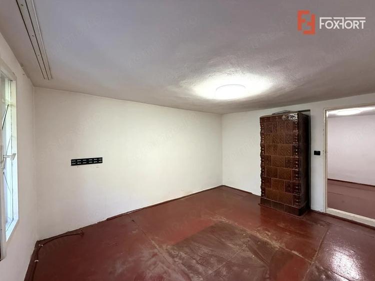 Casă cu 4 camere cu Teren 430 Mp în Plopi