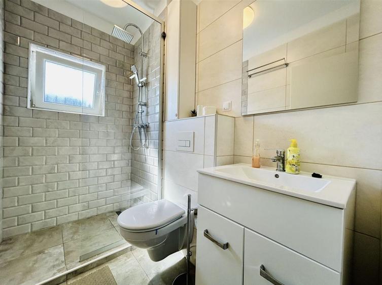Apartament cu 4 camere în Piața Cluj