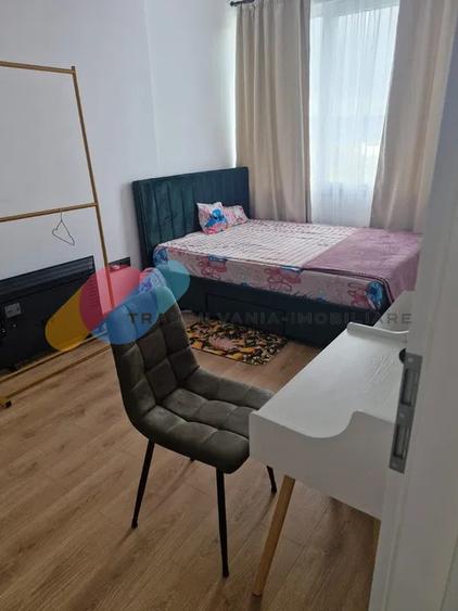 Apartament cu 3 camere semidecomandat, mobilat în Mărăști
