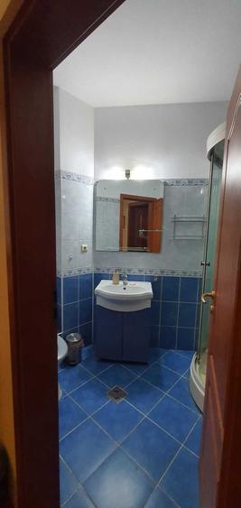 Apartament cu 3 camere semidecomandat în Calea Victoriei