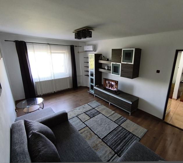Apartament cu 2 camere decomandat în 9 Mai