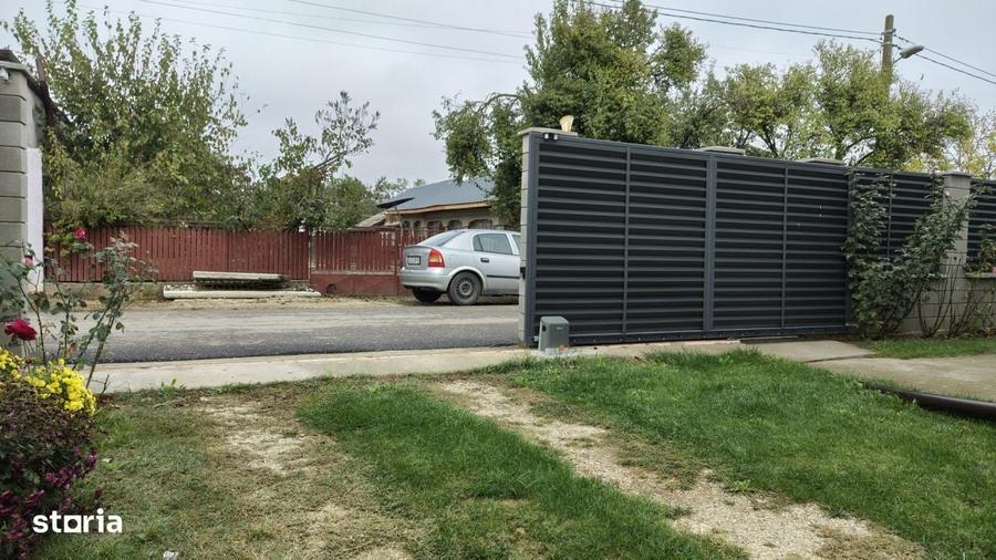 Casă cu 4 camere în Izvoru