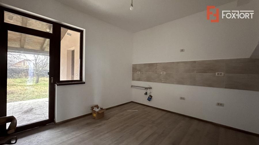 Duplex cu 4 camere cu Canalizare în Chișoda