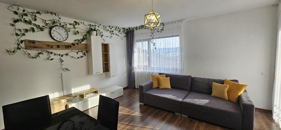 Apartament cu 3 camere semidecomandat în Grigorescu