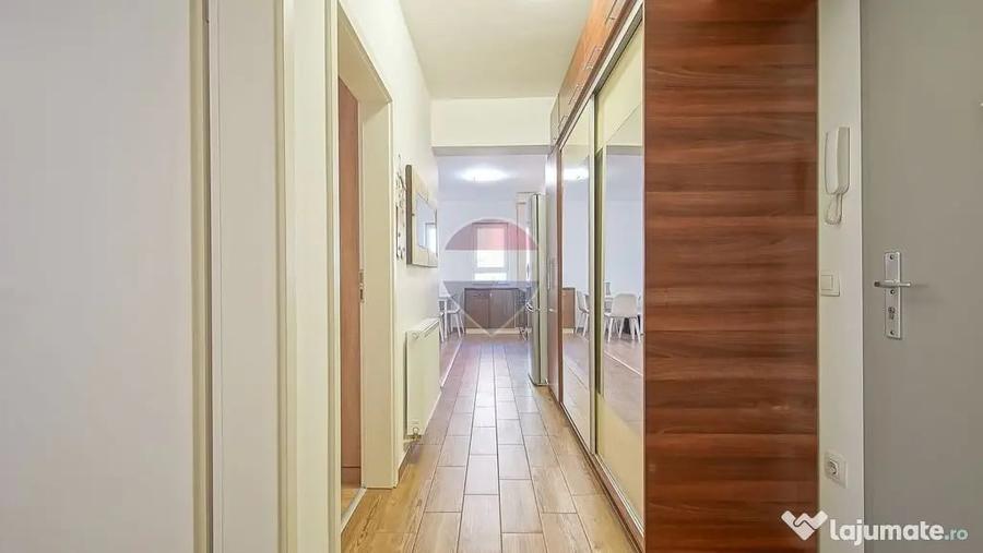 Apartament cu 3 camere decomandat în Tractorul