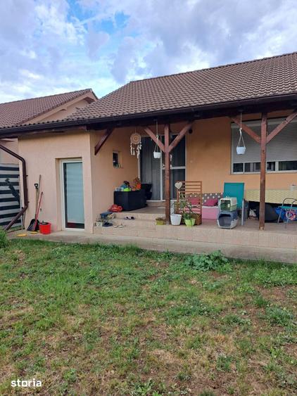 Casă cu 4 camere cu Teren 500 Mp în Central