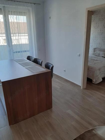 Garsonieră decomandată în Central