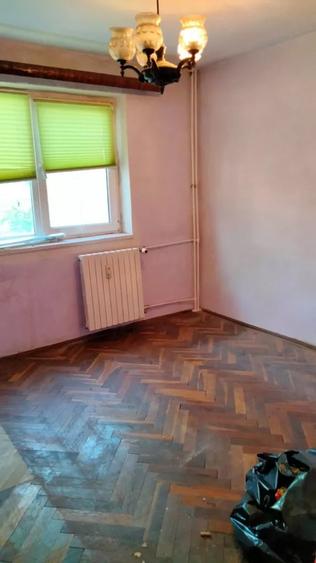 Apartament cu 3 camere semidecomandat în Tomis Nord
