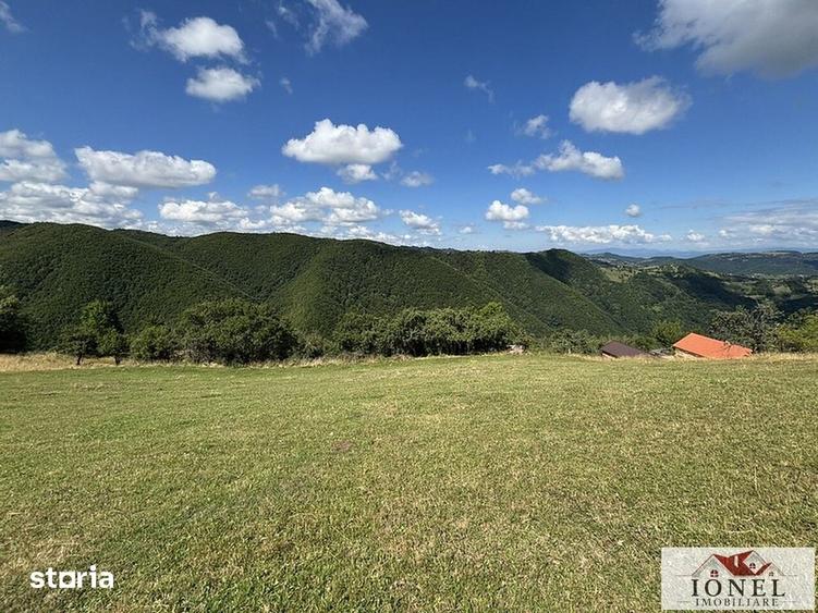Casă cu 3 camere cu Teren 87271 Mp în Săsciori