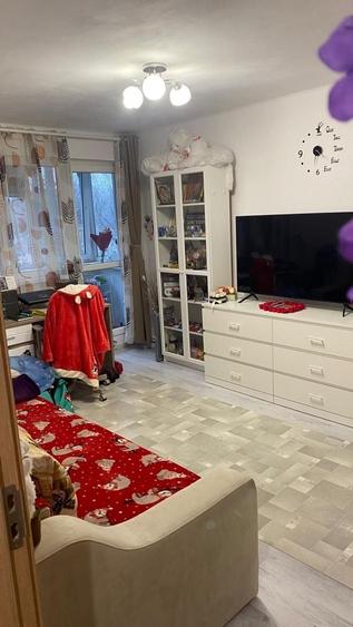 Apartament cu 2 camere decomandat, mobilat în Eroii Revoluției