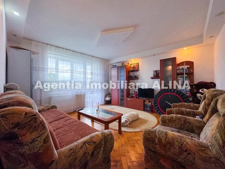 Apartament cu 3 camere decomandat în Progresul