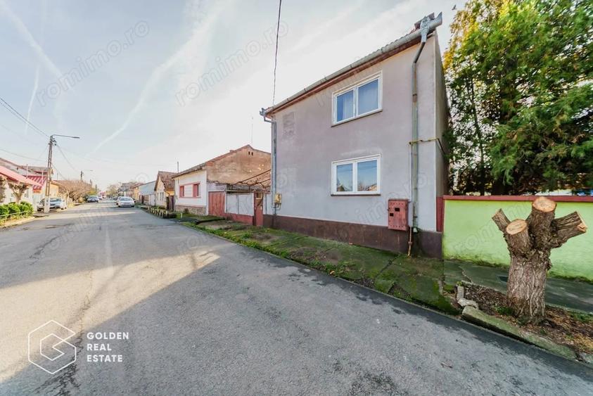Casa cu 3 camere, garaj ?i teren de 569 mp, Confec?ii, comision 0% - 17