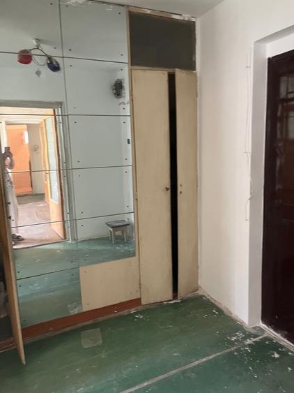 Apartament cu 2 camere semidecomandat în Rahova