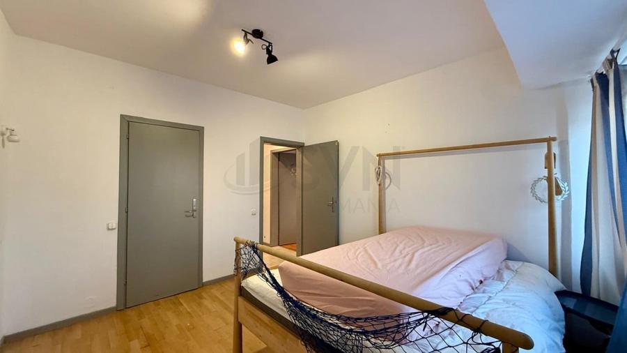Apartament cu 4 camere decomandat în Polonă
