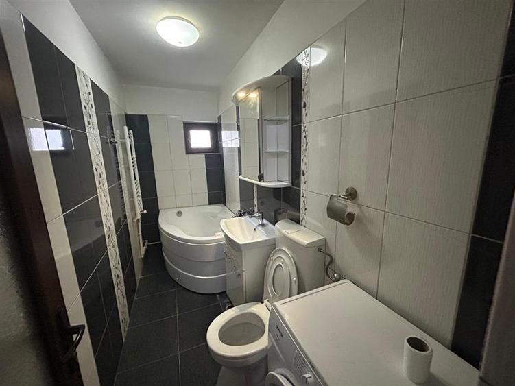 Apartament cu 2 camere decomandat, mobilat în Central