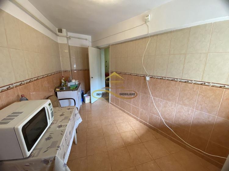 Apartament cu 2 camere decomandat, mobilat în Central