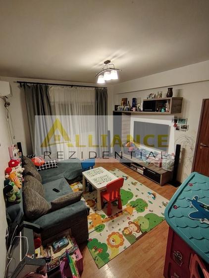 Apartament cu 2 camere decomandat, mobilat în Sud