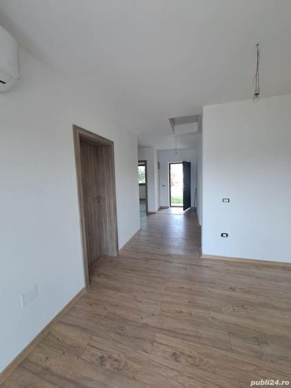 Casă cu 4 camere cu Teren 400 Mp în Parța