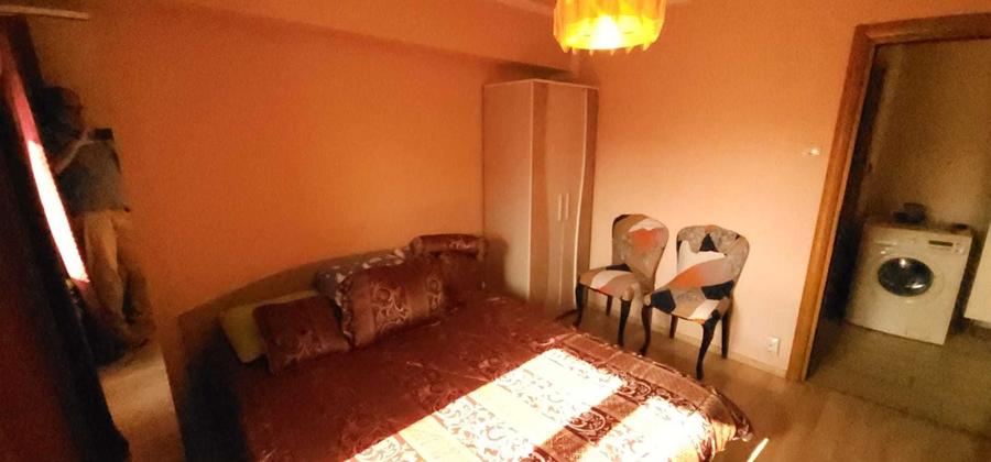 Apartament cu 3 camere decomandat în Doamna Ghica