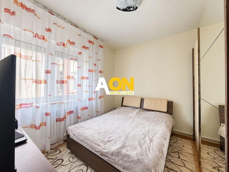 Apartament cu 4 camere decomandat, mobilat în Cetate