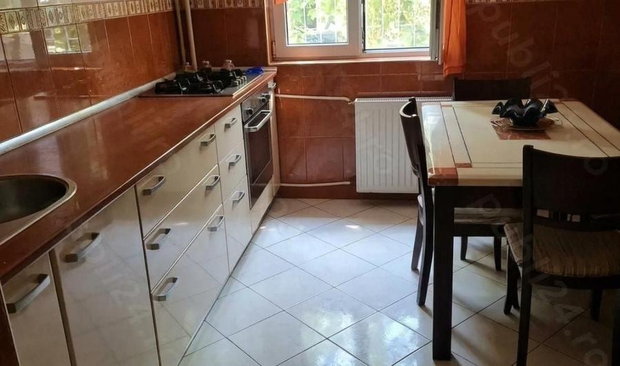 Apartament cu 3 camere semidecomandat, mobilat în Berceni