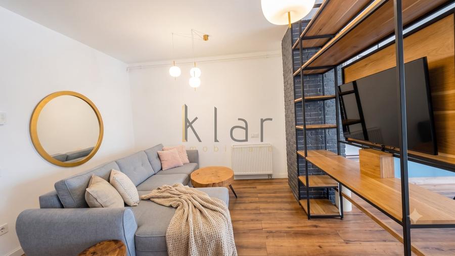 Apartament cu 2 camere semidecomandat, mobilat în Central