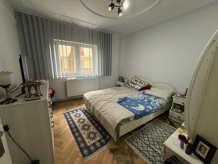 Apartament spatios, 3 camere, decomandat, 82 mp, parter - Lipovei - 2