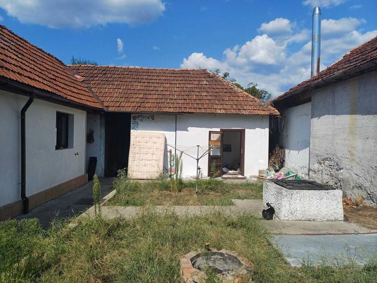 Casă cu 4 camere în Leheceni