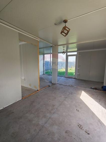 Casă individuală cu 3 camere cu Teren 956 Mp în Sărbătoarea