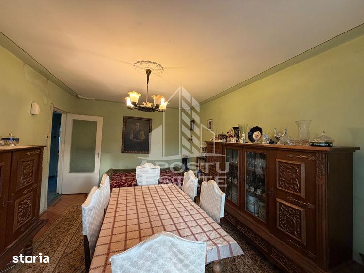 Apartament cu 3 camere decomandat în Bucovina