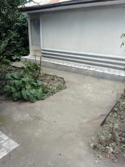 Casă cu 4 camere în Tecuci