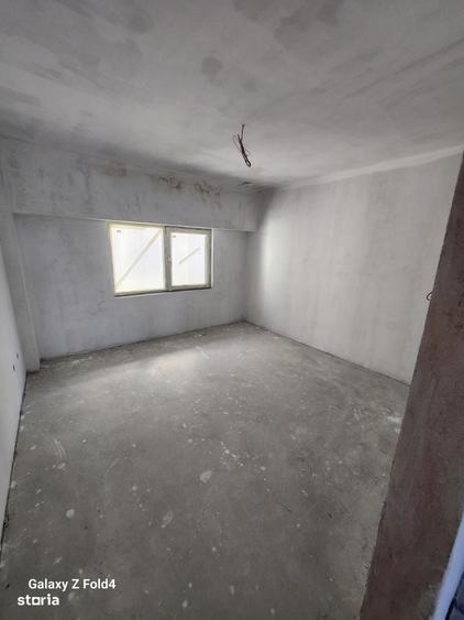 Casă cu 4 camere cu Teren 390 Mp în Independenței